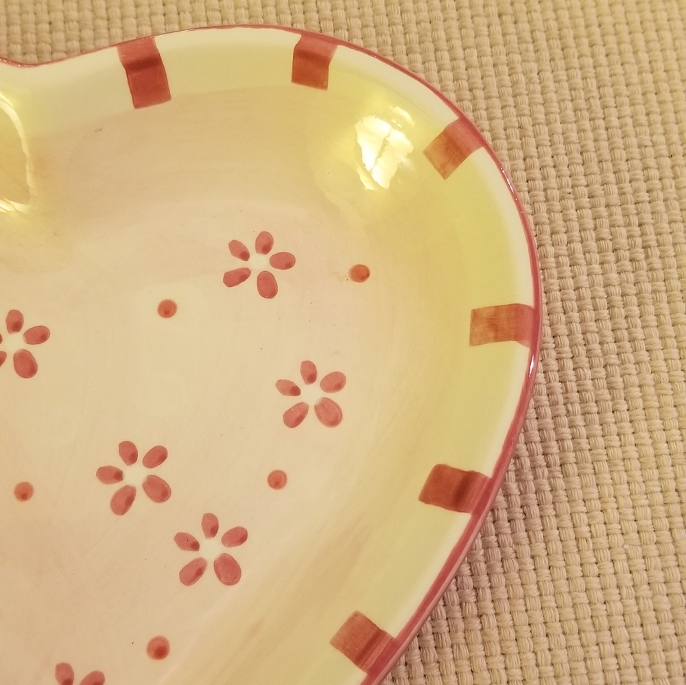 Ceramic heart shape plate - Picture 3 of 5